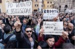 Le proteste in piazza due anni fa