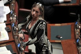 Maria Rosaria Rossi, 43 anni, è la tesoriera di Forza Italia e dirige lo staff personale di Berlusconi