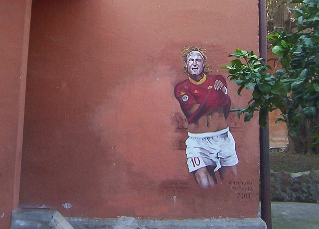 640px-Totti_murales